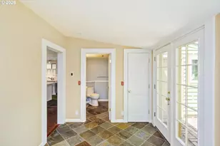 1827 SW Dewitt St, Portland, OR 97239 - Photo 17