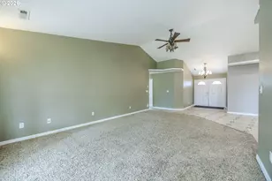 6876 Simeon Dr, Springfield, OR 97478 - Photo 11