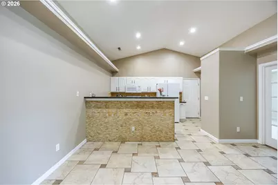 6876 Simeon Dr, Springfield, OR 97478 - Photo 15