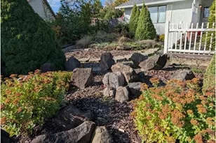 311 SW Jasmine Ct, McMinnville, OR 97128 - Photo 3