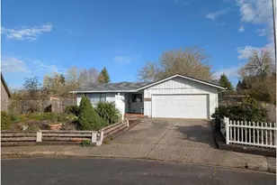 311 SW Jasmine Ct, McMinnville, OR 97128 - Photo 3