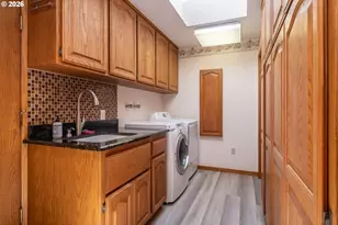 541 SE Terrace Dr, Roseburg, OR 97470 - Photo 29