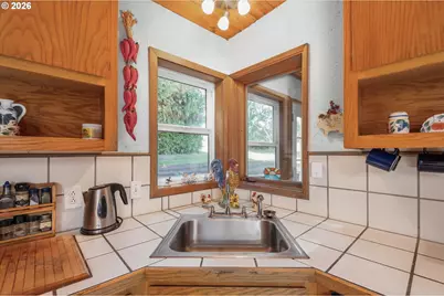 36189 Highway 58, Pleasant Hill, OR 97455 - Photo 13