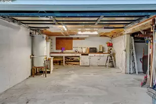 1911 SW Marigold St, Portland, OR 97219 - Photo 35