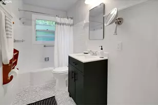 1911 SW Marigold St, Portland, OR 97219 - Photo 23