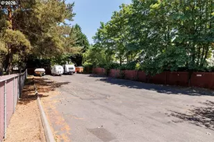 9124 SW Wilshire St, Portland, OR 97225 - Photo 41