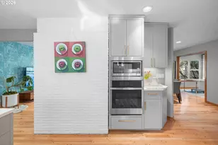 10529 SW Lancaster Rd, Portland, OR 97219 - Photo 15