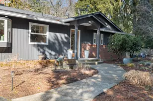 10529 SW Lancaster Rd, Portland, OR 97219 - Photo 3