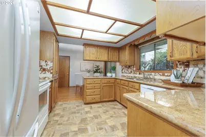 7765 SW Gentle Woods Dr, Portland, OR 97224 - Photo 13