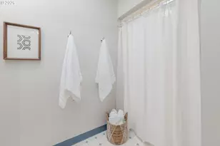 7765 SW Gentle Woods Dr, Portland, OR 97224 - Photo 17