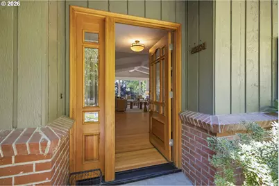 5211 SW 18th Pl, Portland, OR 97239 - Photo 5
