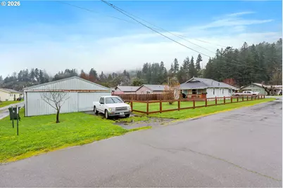 309 4th Ave, Powers, OR 97466 - Photo 3