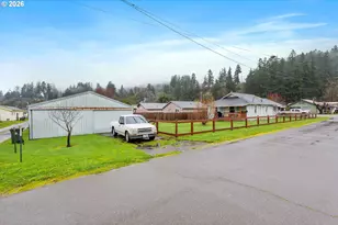 309 4th Ave, Powers, OR 97466 - Photo 3