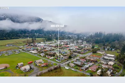 309 4th Ave, Powers, OR 97466 - Photo 37