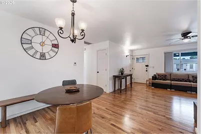 15106 SE Lincoln St, Portland, OR 97233 - Photo 9