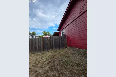 150 Buena Vista Ln, Roseburg, OR 97471 - Photo 9