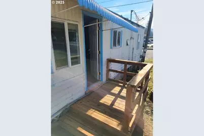 950 Rogue River Hwy, Grants Pass, OR 97527 - Photo 11