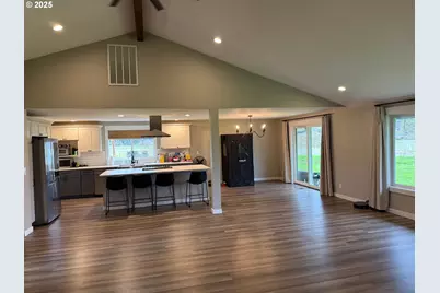 1160 Valley View Rd, Sutherlin, OR 97479 - Photo 9