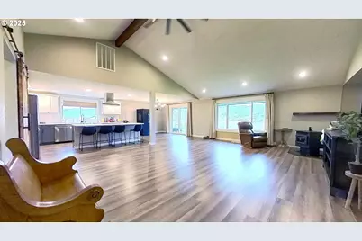 1160 Valley View Rd, Sutherlin, OR 97479 - Photo 5