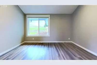 1160 Valley View Rd, Sutherlin, OR 97479 - Photo 17