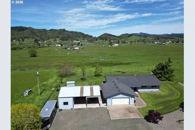 1160 Valley View Rd, Sutherlin, OR 97479 - Photo 3