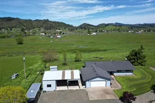 1160 Valley View Rd, Sutherlin, OR 97479 - Photo 3