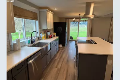1160 Valley View Rd, Sutherlin, OR 97479 - Photo 13