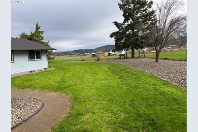 1160 Valley View Rd, Sutherlin, OR 97479 - Photo 43