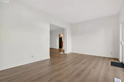 5249 NE 45th Pl, Portland, OR 97218 - Photo 11