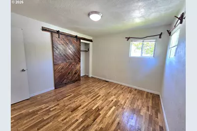 1642 NW Almond Ave, Roseburg, OR 97471 - Photo 27