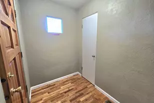 1642 NW Almond Ave, Roseburg, OR 97471 - Photo 7