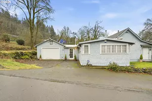 414 S 2nd St, Oregon City, OR 97045 - Photo 1