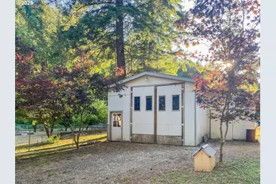 358 Anita Ln, Glide, OR 97443 - Photo 25