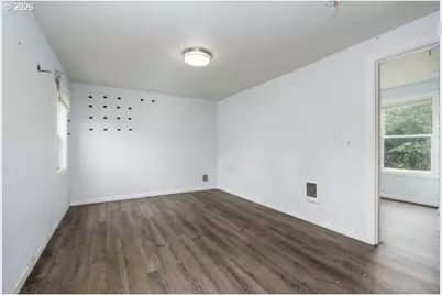 295 N 8th St, Saint Helens, OR 97051 - Photo 17
