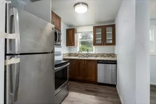 295 N 8th St, Saint Helens, OR 97051 - Photo 13