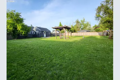 1865 J St, Springfield, OR 97477 - Photo 17