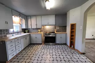 1865 J St, Springfield, OR 97477 - Photo 5