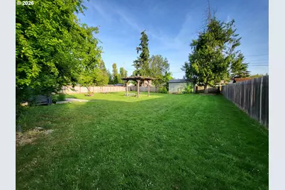 1865 J St, Springfield, OR 97477 - Photo 19