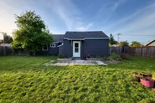 1865 J St, Springfield, OR 97477 - Photo 21