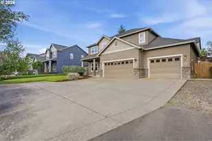 346 SW Mt Mazama St, McMinnville, OR 97128 - Photo 3