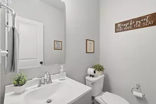 346 SW Mt Mazama St, McMinnville, OR 97128 - Photo 21