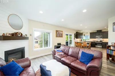 3111 NW 2nd St, McMinnville, OR 97128 - Photo 9