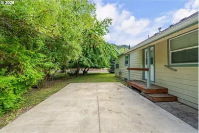 947 W Nebo St, Roseburg, OR 97471 - Photo 21