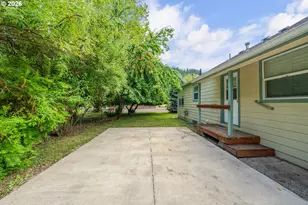 947 W Nebo St, Roseburg, OR 97471 - Photo 21
