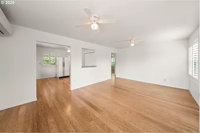 947 W Nebo St, Roseburg, OR 97471 - Photo 5