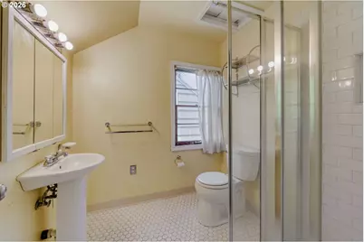 2436 NE Ainsworth St, Portland, OR 97211 - Photo 21
