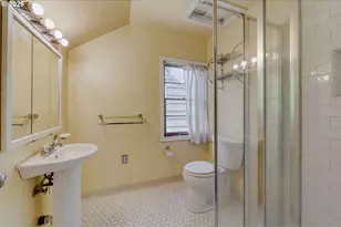 2436 NE Ainsworth St, Portland, OR 97211 - Photo 21