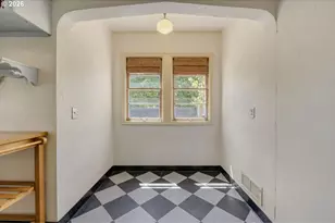 2436 NE Ainsworth St, Portland, OR 97211 - Photo 11