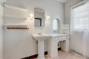 2436 NE Ainsworth St, Portland, OR 97211 - Photo 15