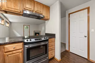 9223 N Hodge Ave, Portland, OR 97203 - Photo 17